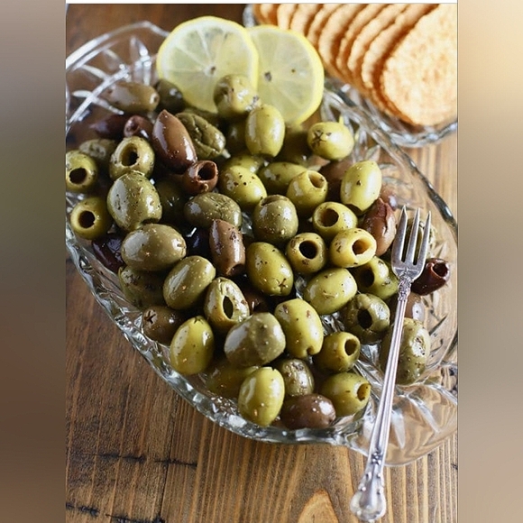 Etched Glass Frosted Vintage Scalloped Edge Elegant Relish Serving Dish - Picture 9 of 9